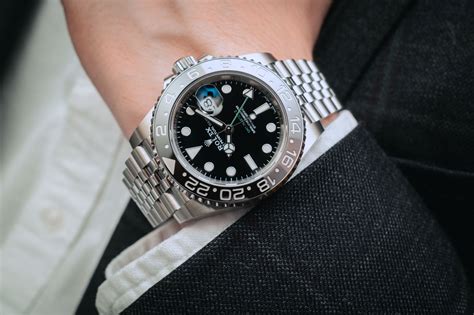 rolex gmt master ii hour hand not working|rolex gmt master ii bruce wayne.